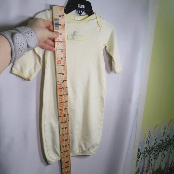 Baby Yellow Swaddle Bunting 100% cotton embroidered elastic bottom - Picture 2 of 9